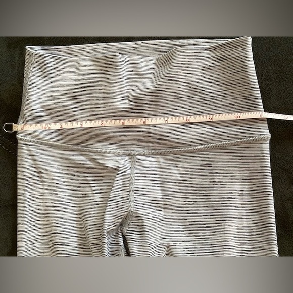 Lululemon Wunder Under Leggings 4 - Picture 6 of 7